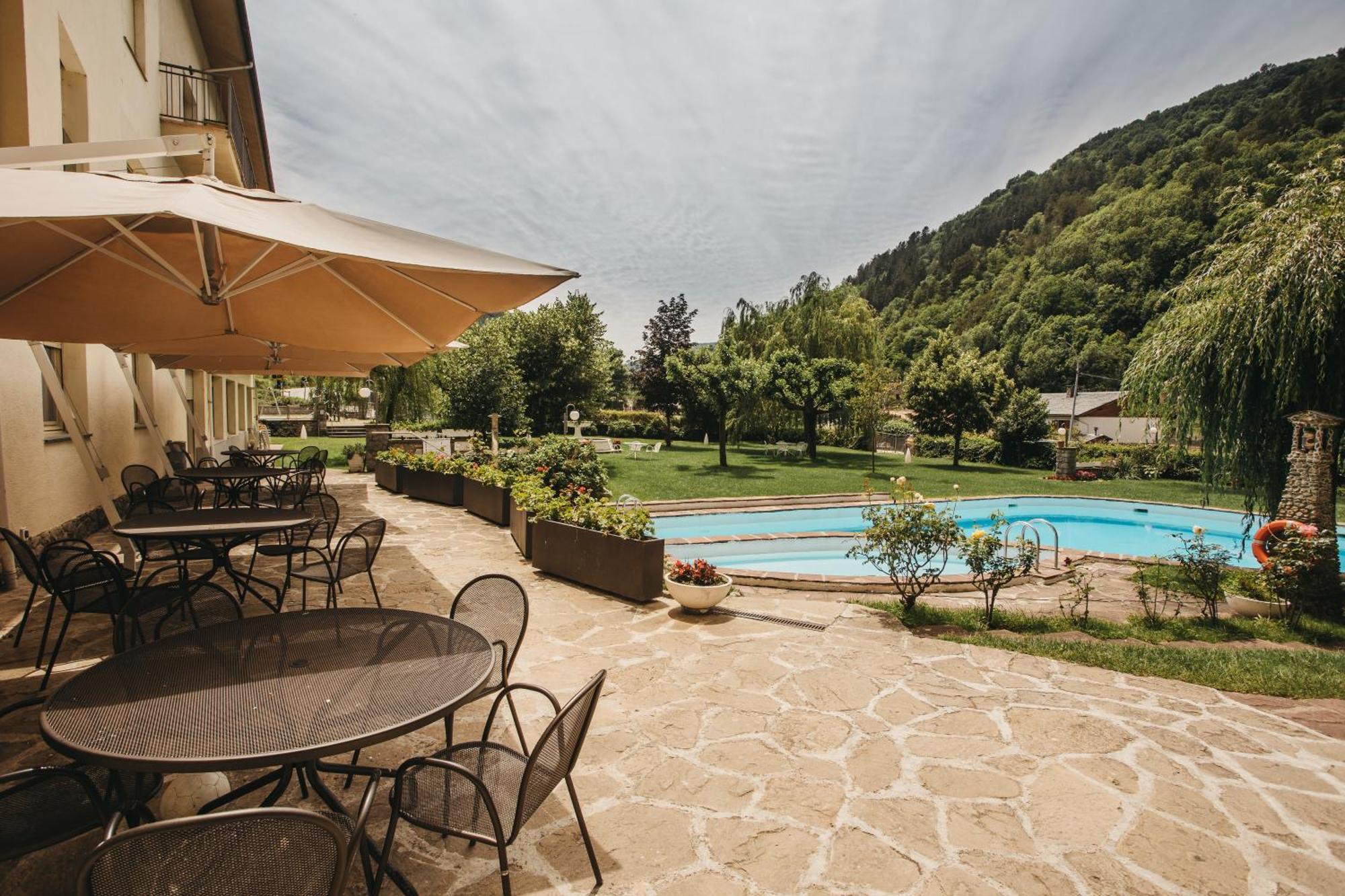 Hotel Catalunya Park Ribes De Freser Exterior photo
